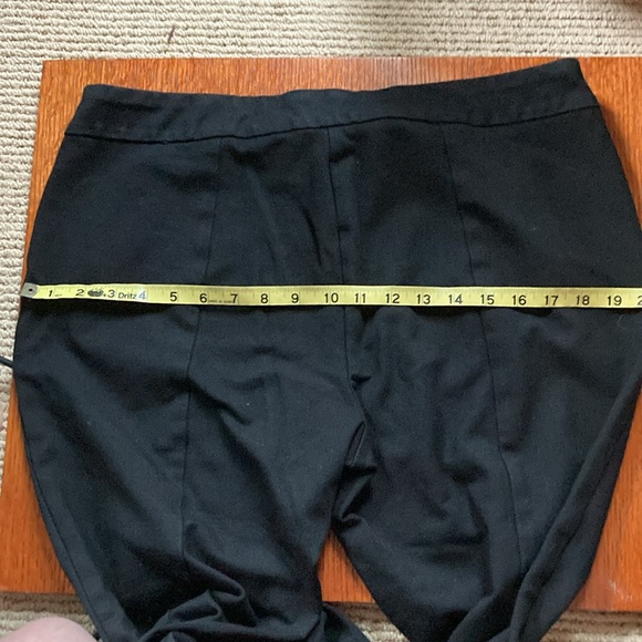 SOHO APPAREL LTD. Black pull on pants. Fits like leggings. Comfortable. Size XL - Picture 4 of 8